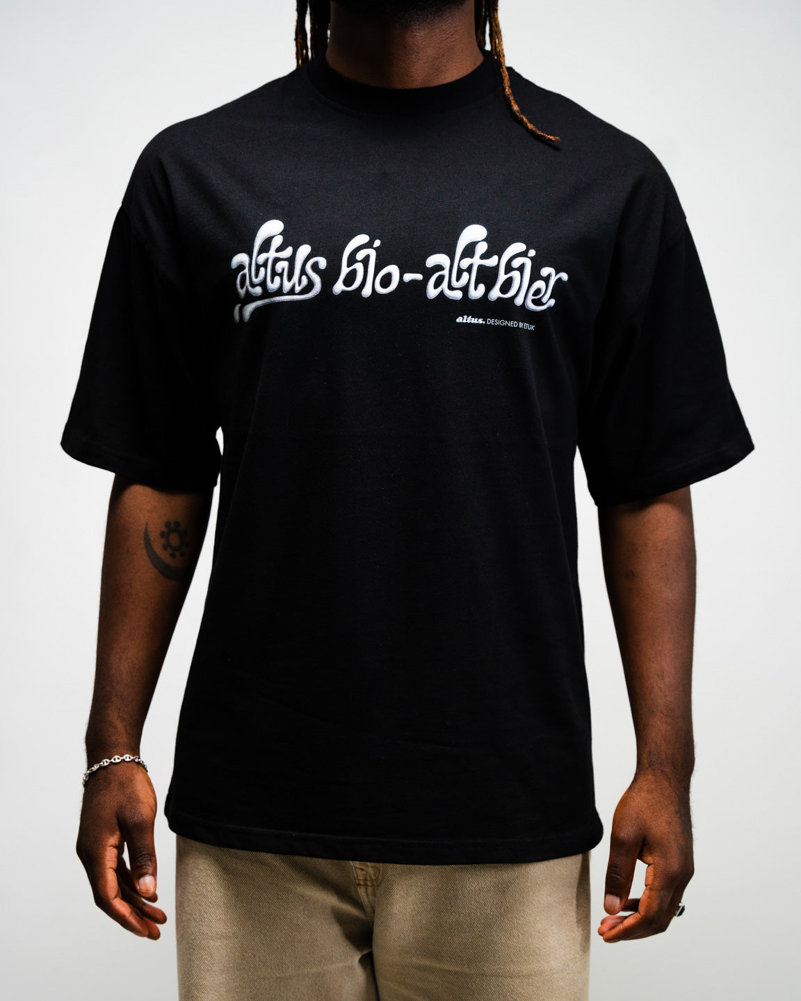 Unisex Shirt "Designed by Etuk" | Bio-Baumwolle, Oversized