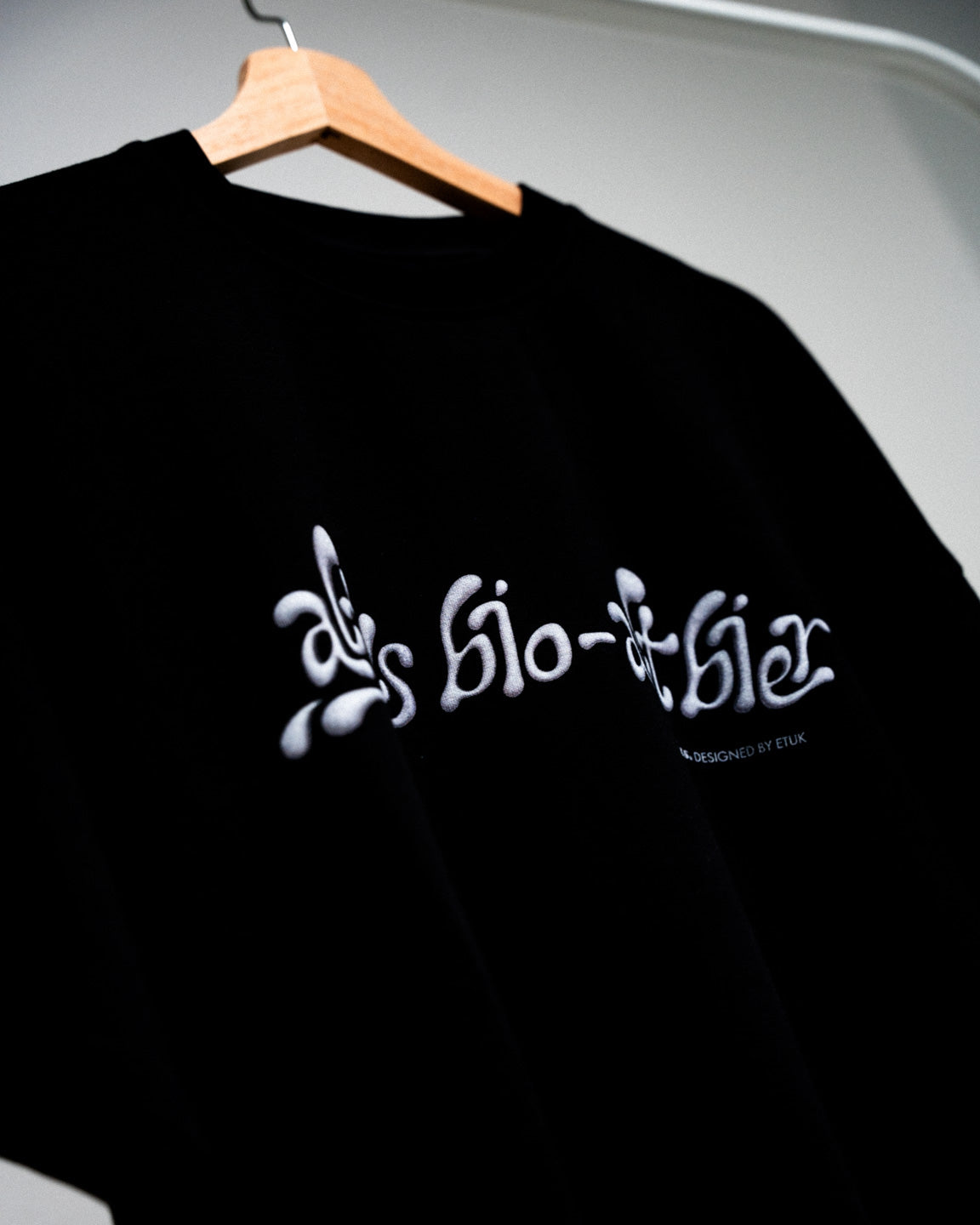 Unisex Shirt "Designed by Etuk" | Bio-Baumwolle, Oversized